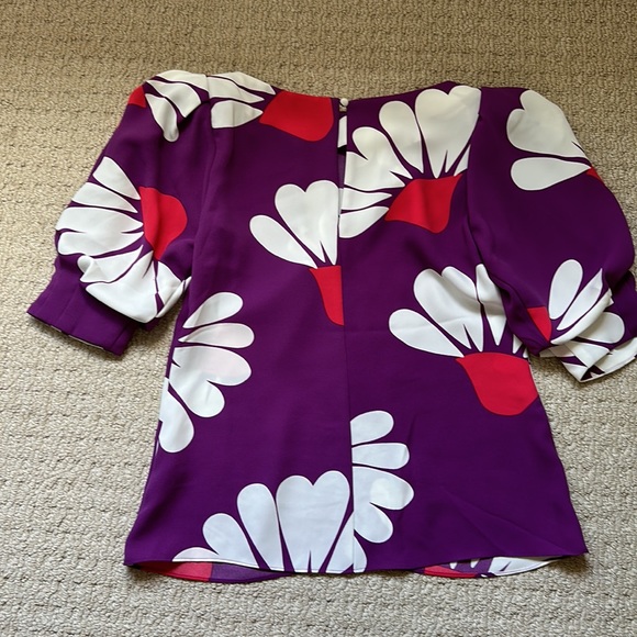 Boden Floral Top Sz 2. Small shoulder pads - Picture 3 of 7